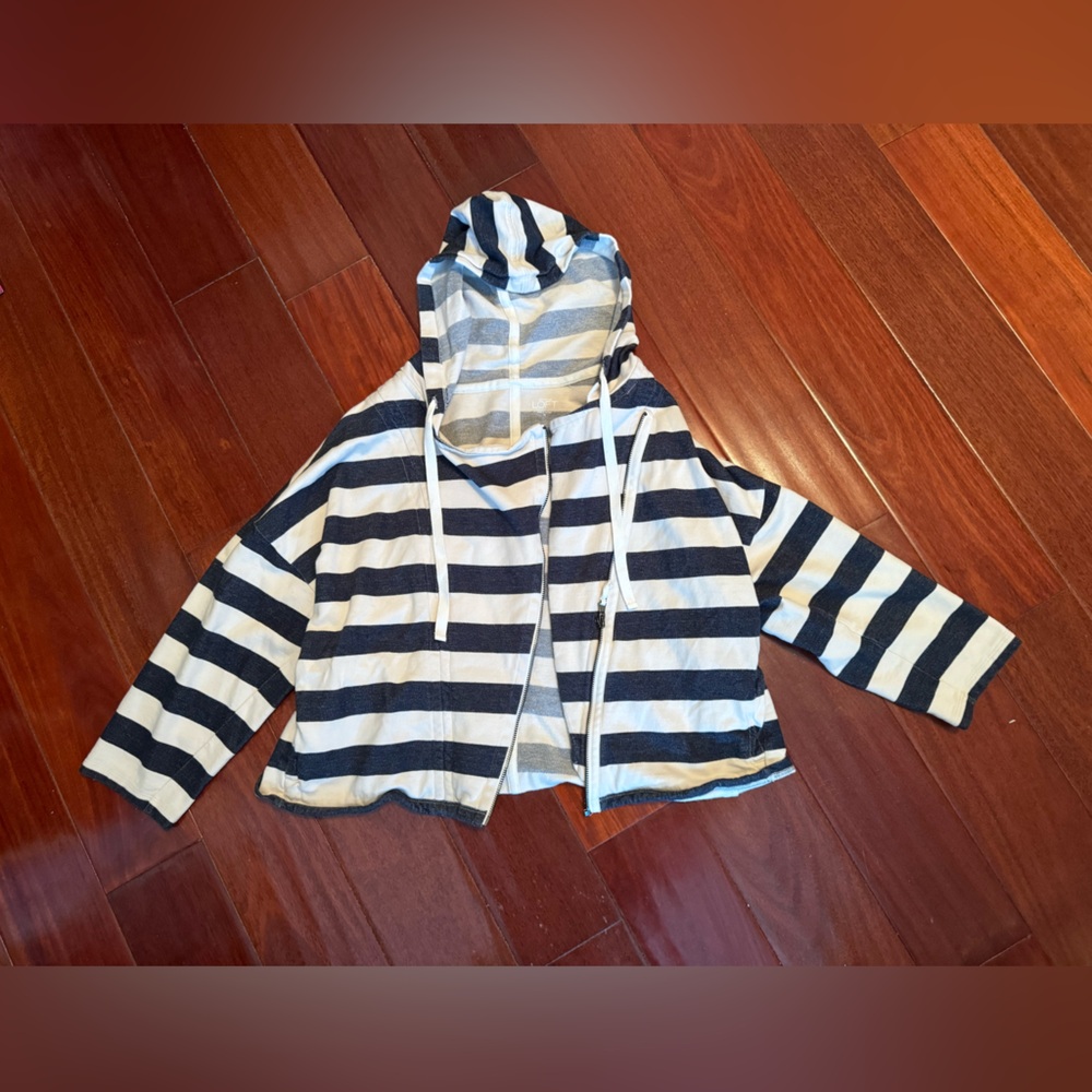 Loft short sleeved jacket size medium